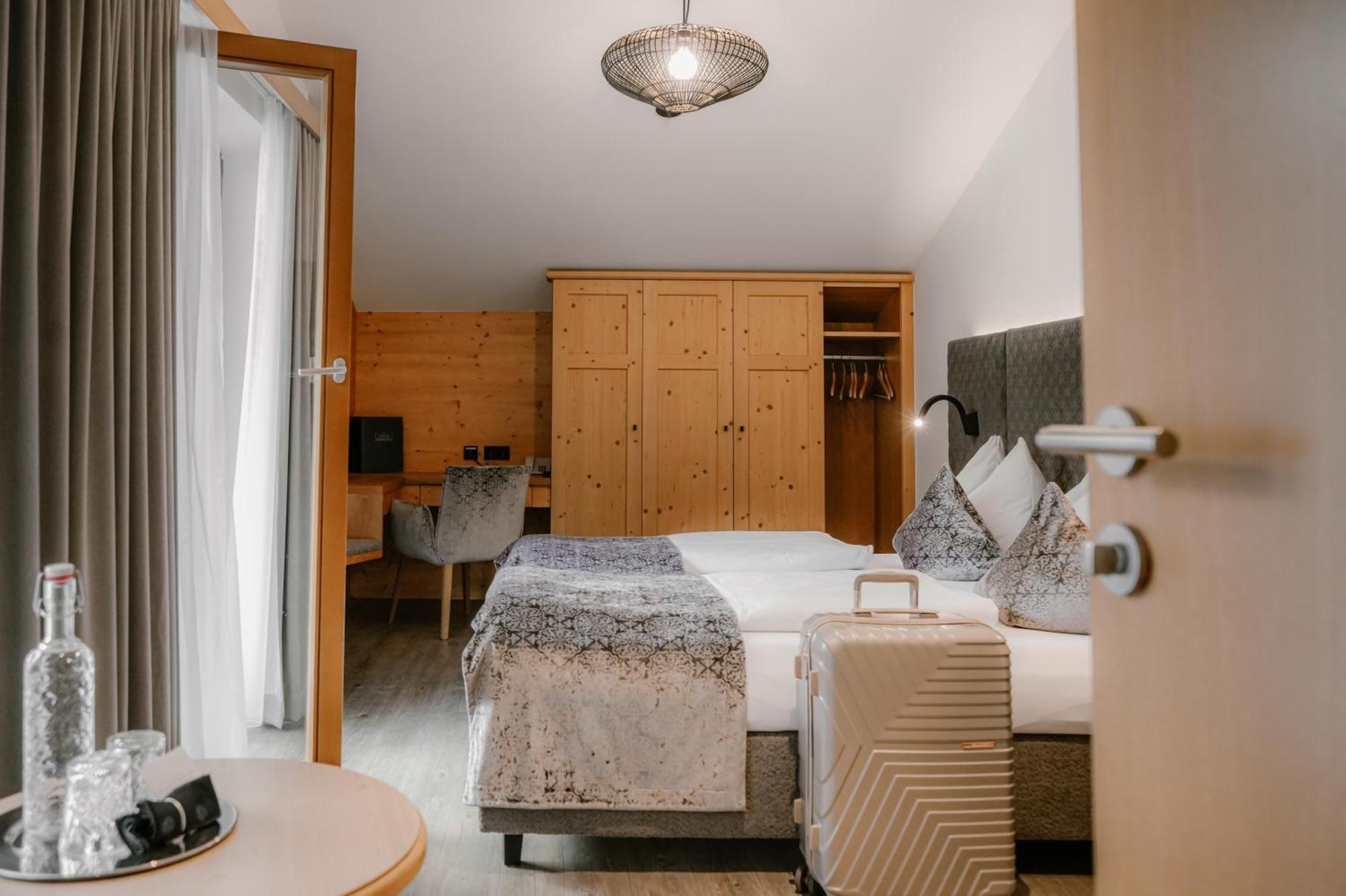 Hotel Sonnegg Заалбах-Хинтерглем Екстериор снимка